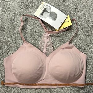 True & Co. Women's pink V-neck Racerback pull on bra NWT